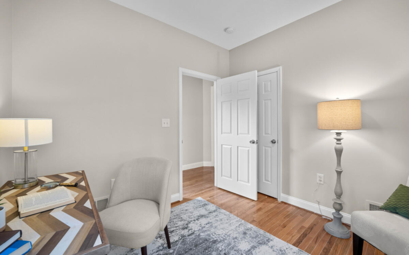 4025 13th St NW-014-035-Interior-MLS_Size