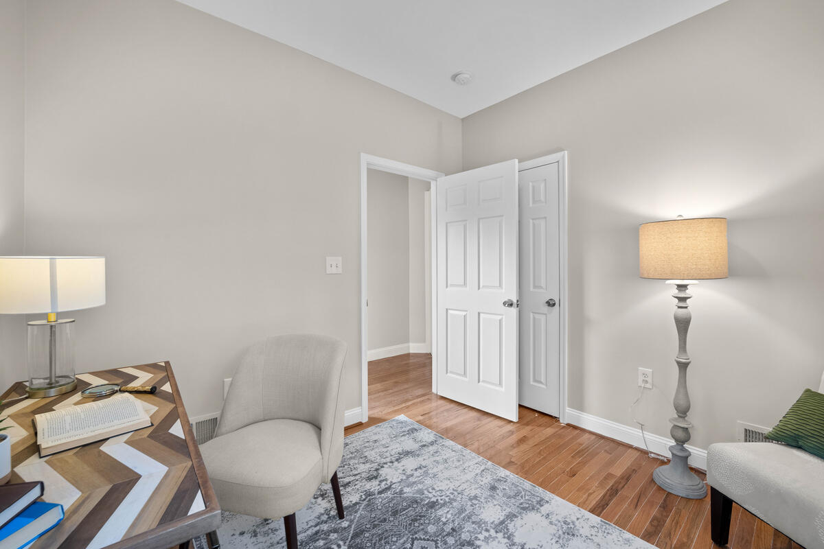 4025 13th St NW-014-035-Interior-MLS_Size