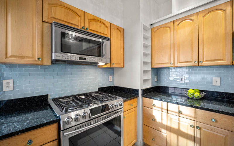 4025 13th St NW-021-043-Interior-MLS_Size