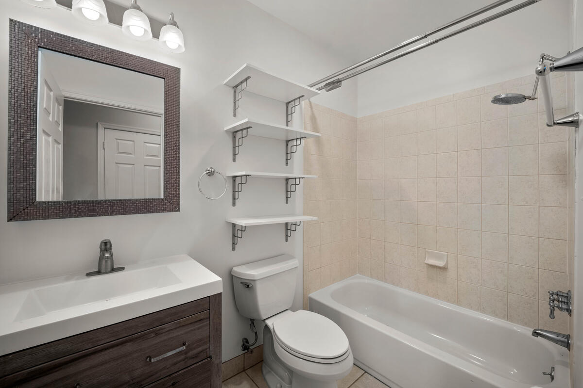 4025 13th St NW-025-060-Interior-MLS_Size