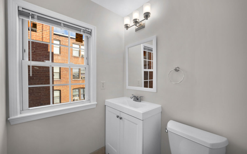 4025 13th St NW-033-027-Interior-MLS_Size