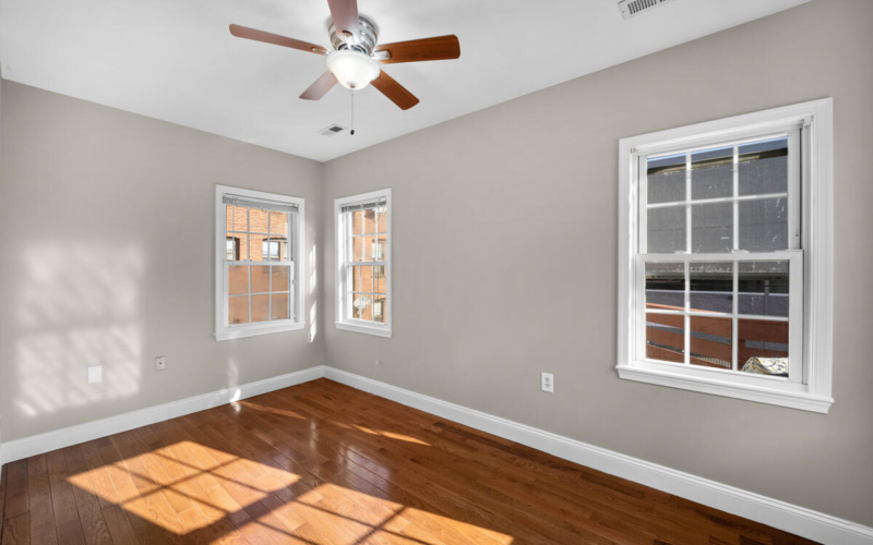 4025 13th St NW-034-057-Interior-MLS_Size