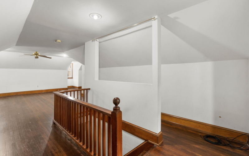 27-web-or-mls-512 Silver Spring Ave-23